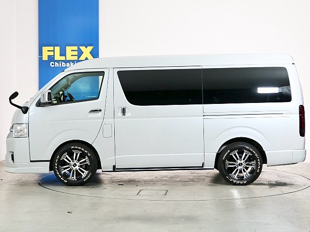 ノーマル車高のお車となります。ローダウン等追加のカスタムもお任せください！