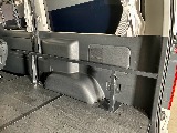 荷室トリムには使用に伴うキズや汚れがございます。
