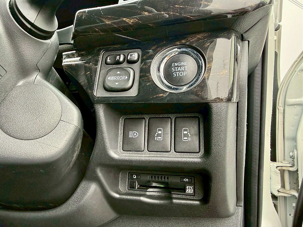 メーカーオプション　両側パワースライドドア！