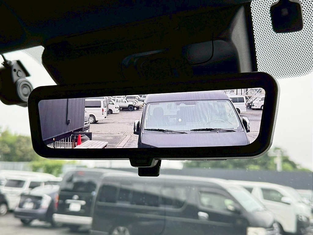 メーカーオプション　デジタルインナーミラー！