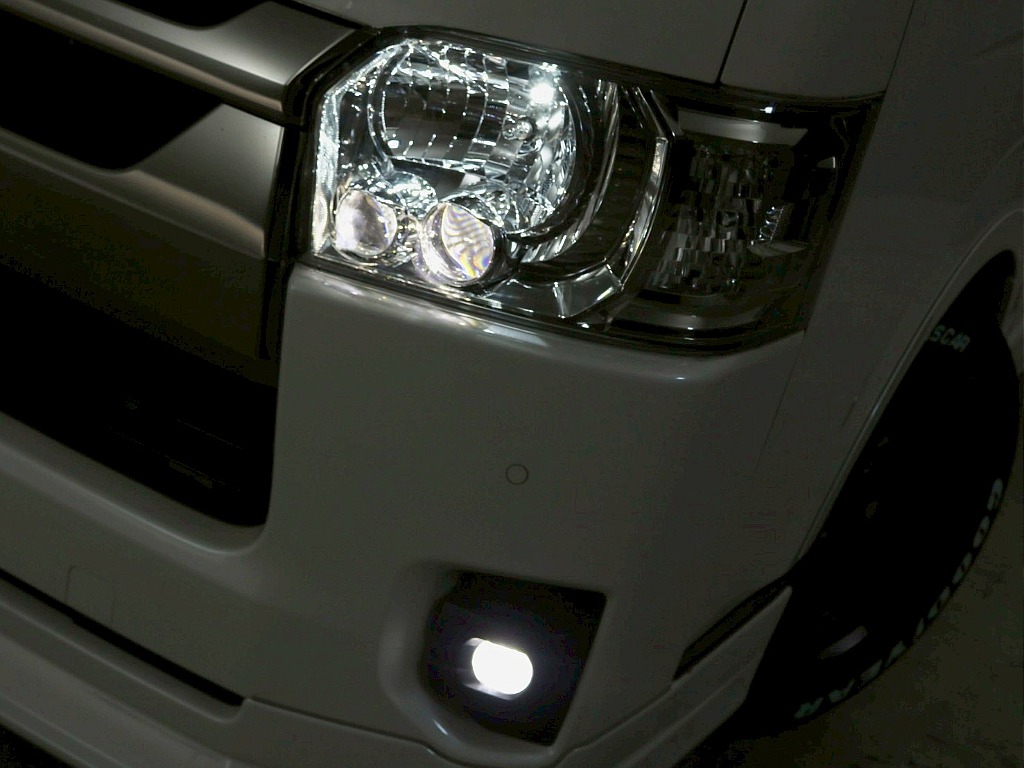 ＬＥＤヘッドランプ　標準装備！