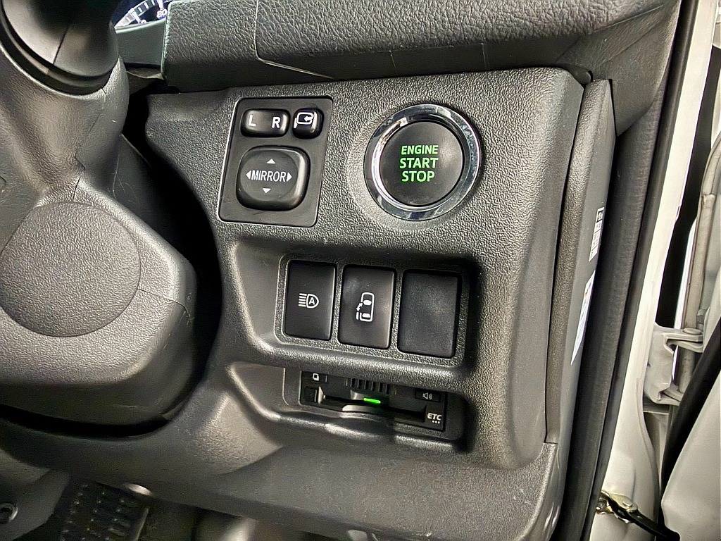 メーカーオプション　パワースライドドア装備！