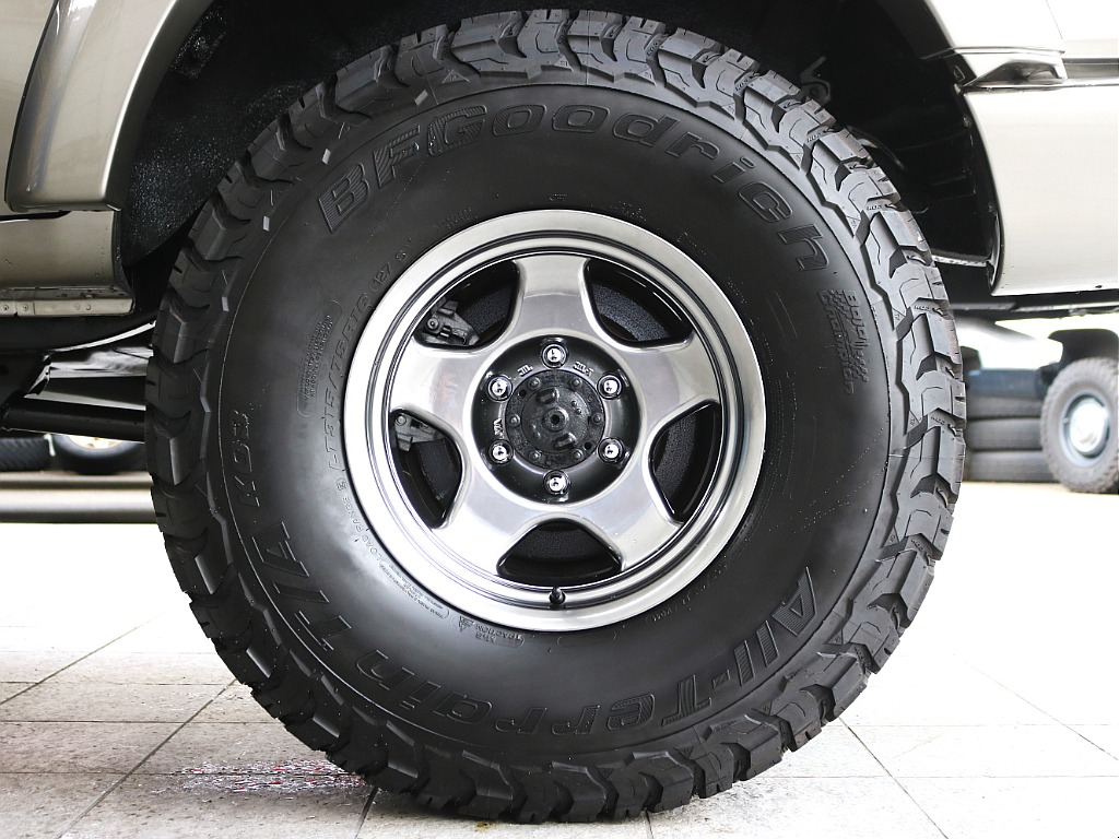 新品ブラッドレーV　16インチAW＆BFグッドリッチ　KO3タイヤの組合せ！