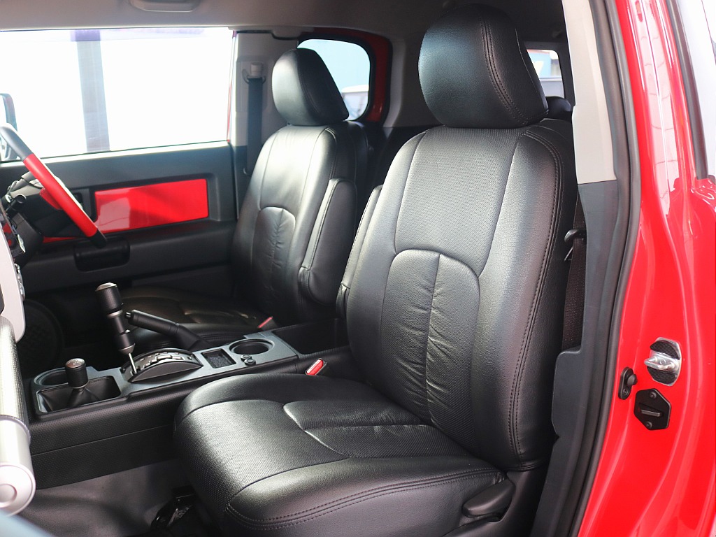 トヨタ FJクルーザー 4.0レッドカラーパッケージ 4WD リフトアップカスタム 福岡県の詳細画像 その11