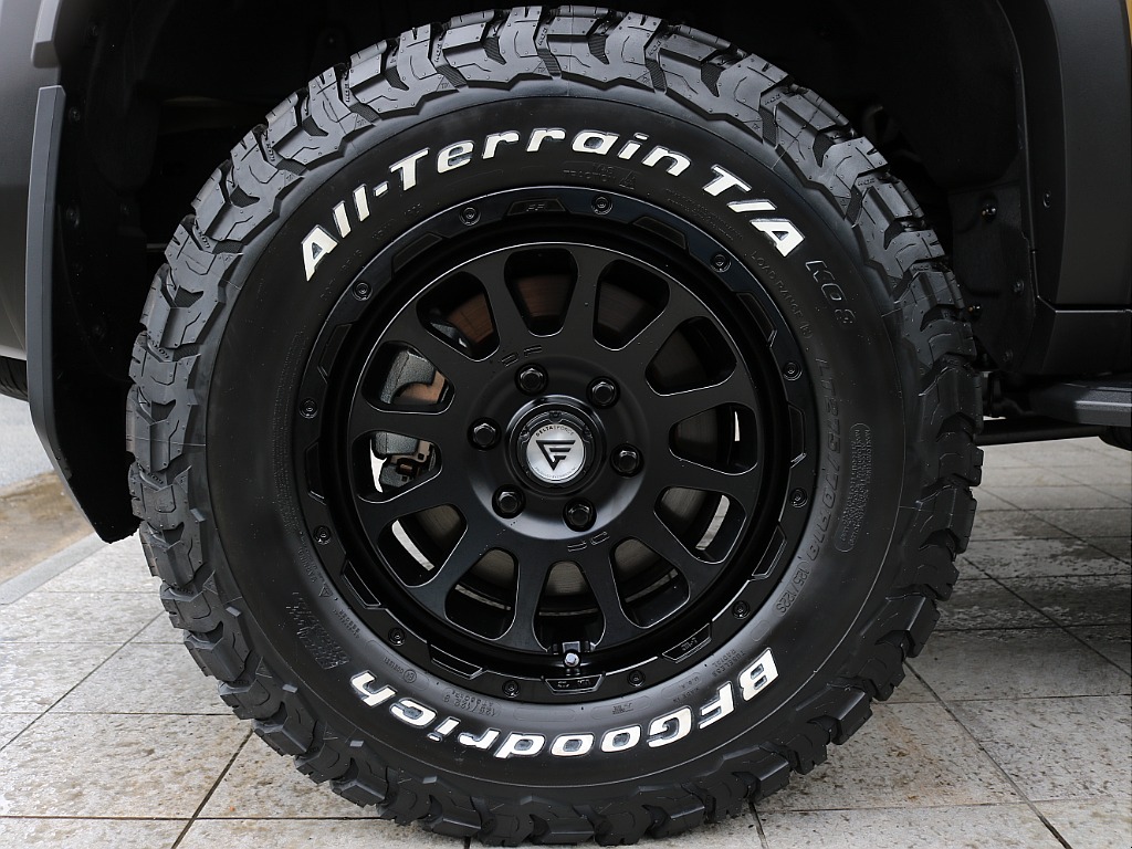 ホイール：DELTA FORCE OVAL18インチ　タイヤ：BFGoodrich KO3 275/70R18