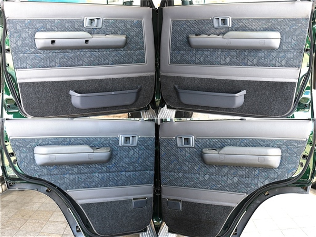 2000 Toyota Land Cruiser 70 