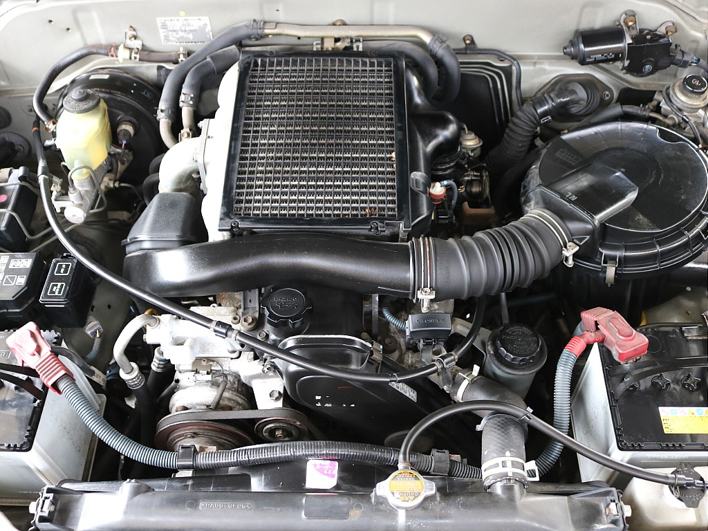 1KZ3000ccディーゼルターボエンジン！低燃費で力強い走りをしてくれます！