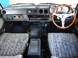 NARDIウッドステアリング装備！車内の雰囲気がグッっと高まります！
