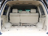 荷室も広々しておりますのでキャンプなどのアウトドアでも大活躍！！