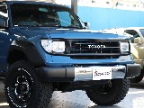 角目ヘッドライトにTOYOTA文字グリルが堪りません！