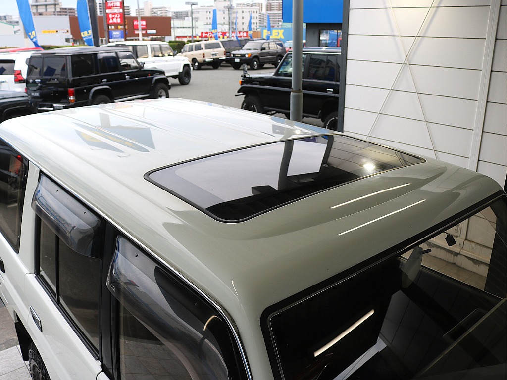 トヨタ ランドクルーザー70(14枚目)