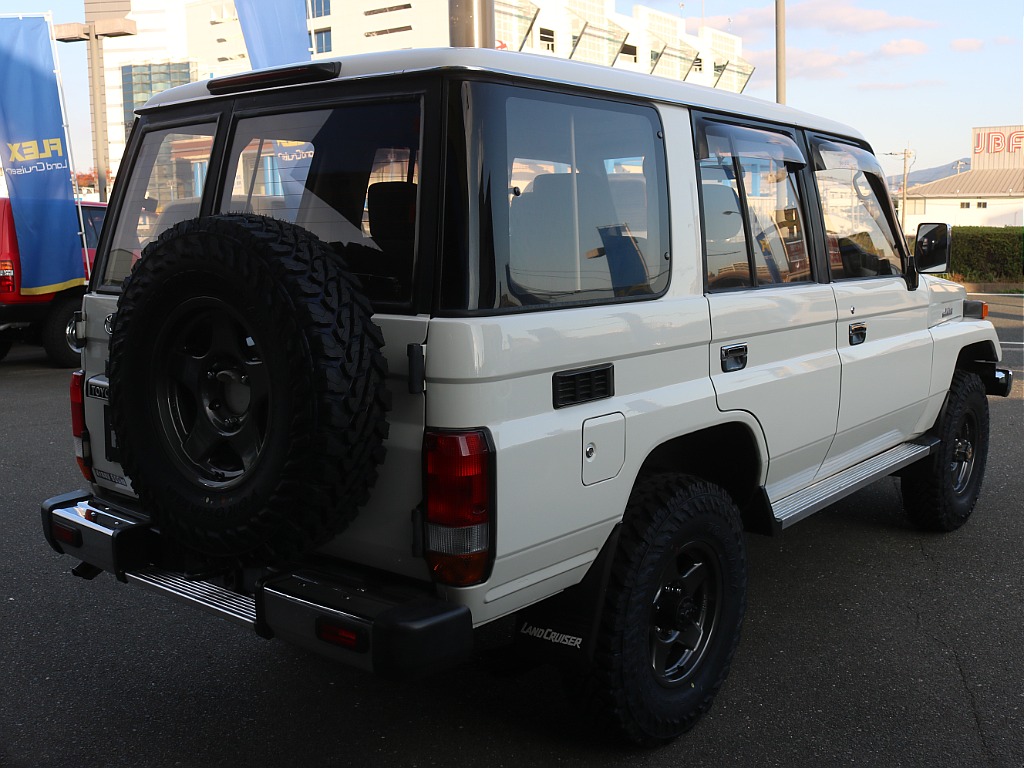 トヨタ ランドクルーザー70(5枚目)