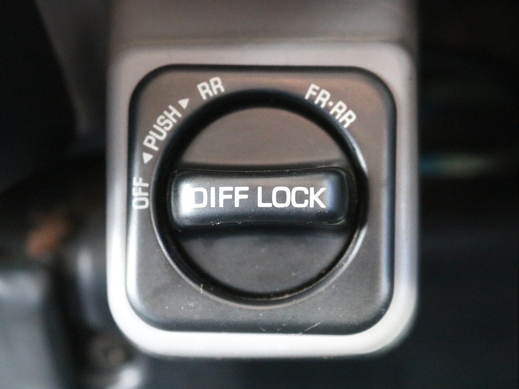 トヨタ ランドクルーザー70(8枚目)