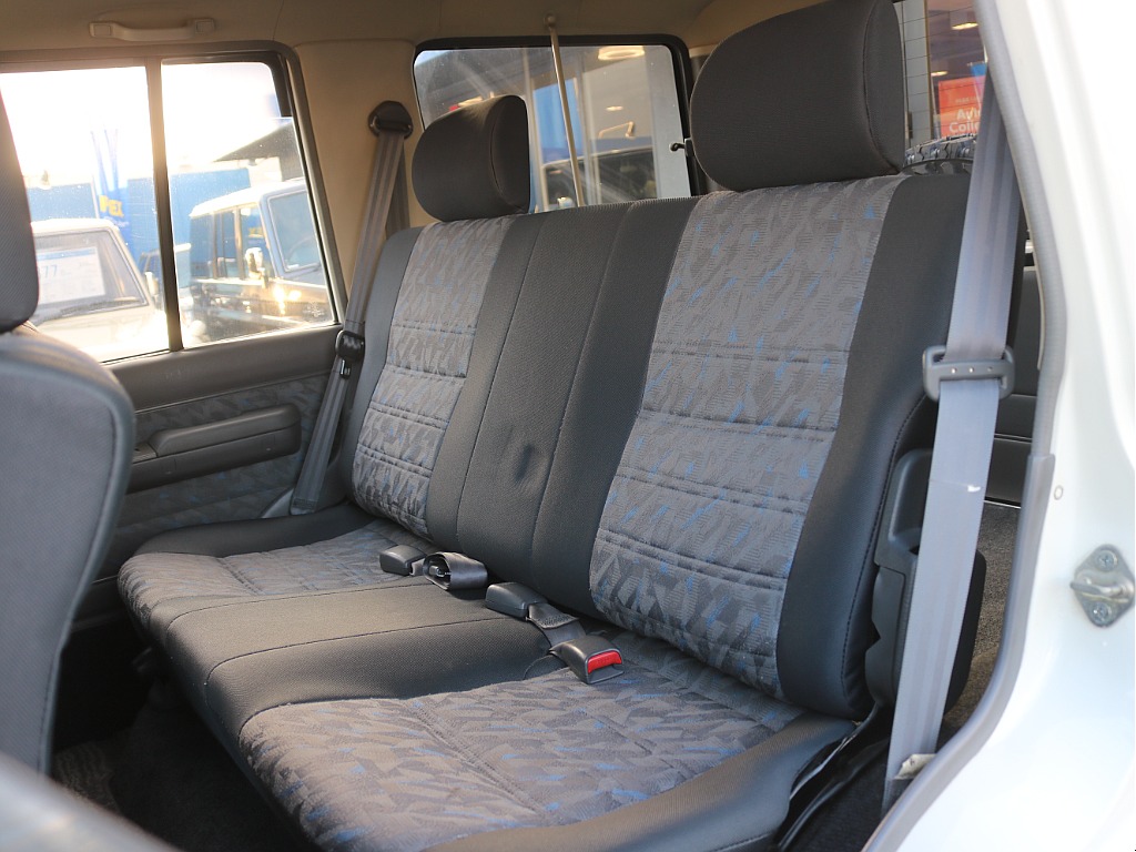 トヨタ ランドクルーザー70(10枚目)