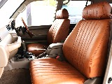 新品でクラシックシートカバーを装着済み！！