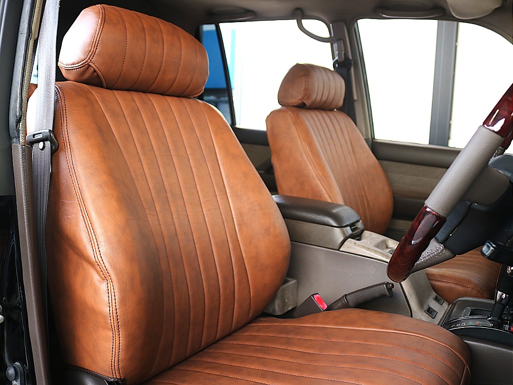 新品にてクラシックシートカバーも装着済み！