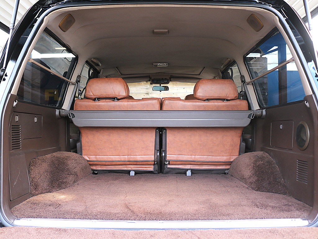 荷室にはキャンプ道具や釣り道具などアウトドアアイテムも沢山積み込めます！