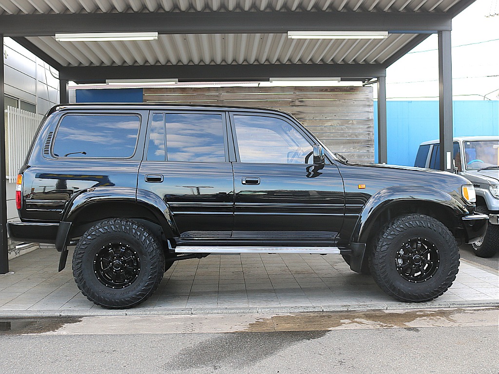 サイドステップ付きなのでリフトアップしていても乗り降りは余裕です♪