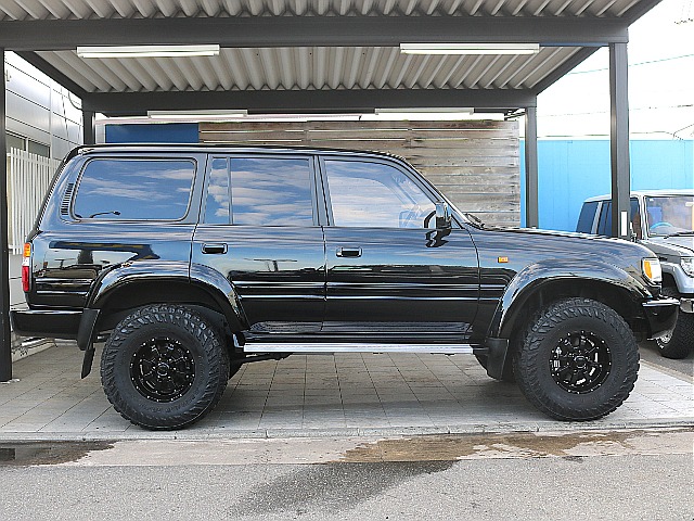 サイドステップ付きなのでリフトアップしていても乗り降りは余裕です♪