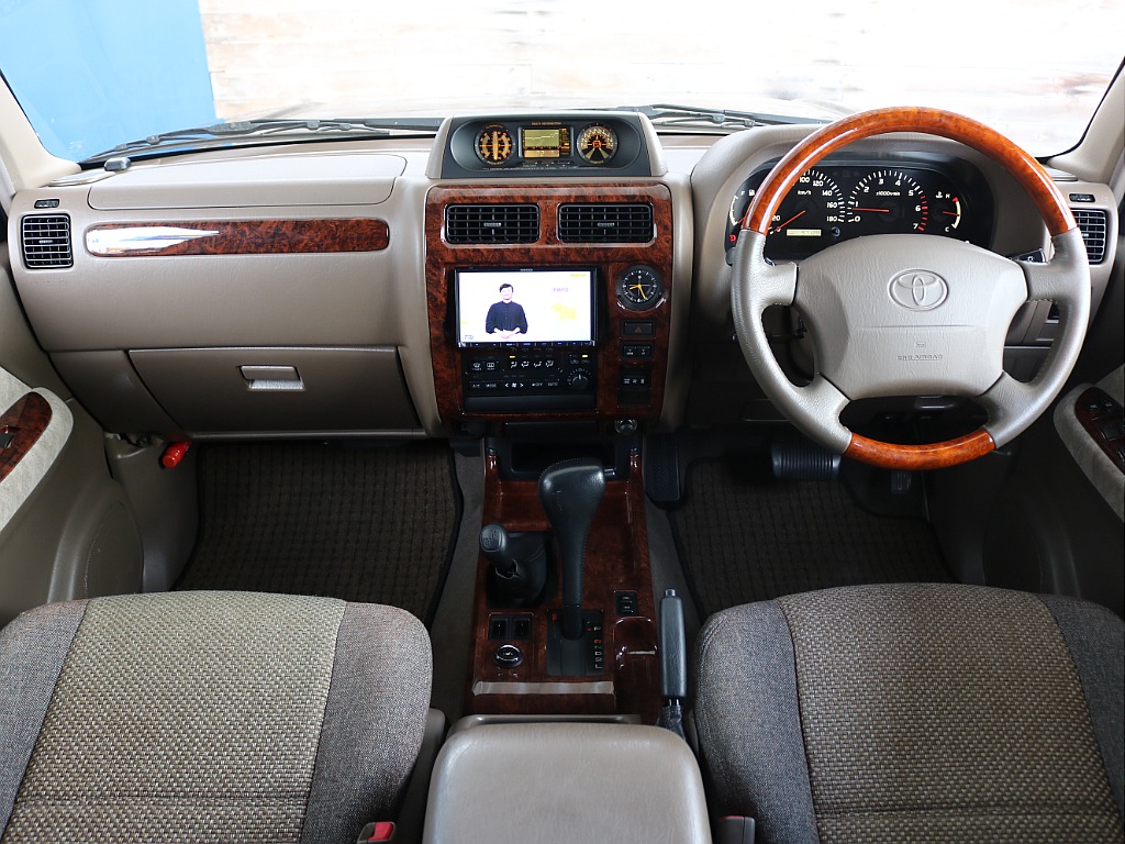 トヨタ ランドクルーザープラド(2枚目)