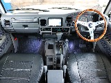 内装はシックなグレーインテリア！カスタムも忘れていません♪