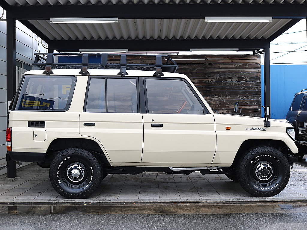純正車高！クラシックな雰囲気にマッチしますね♪