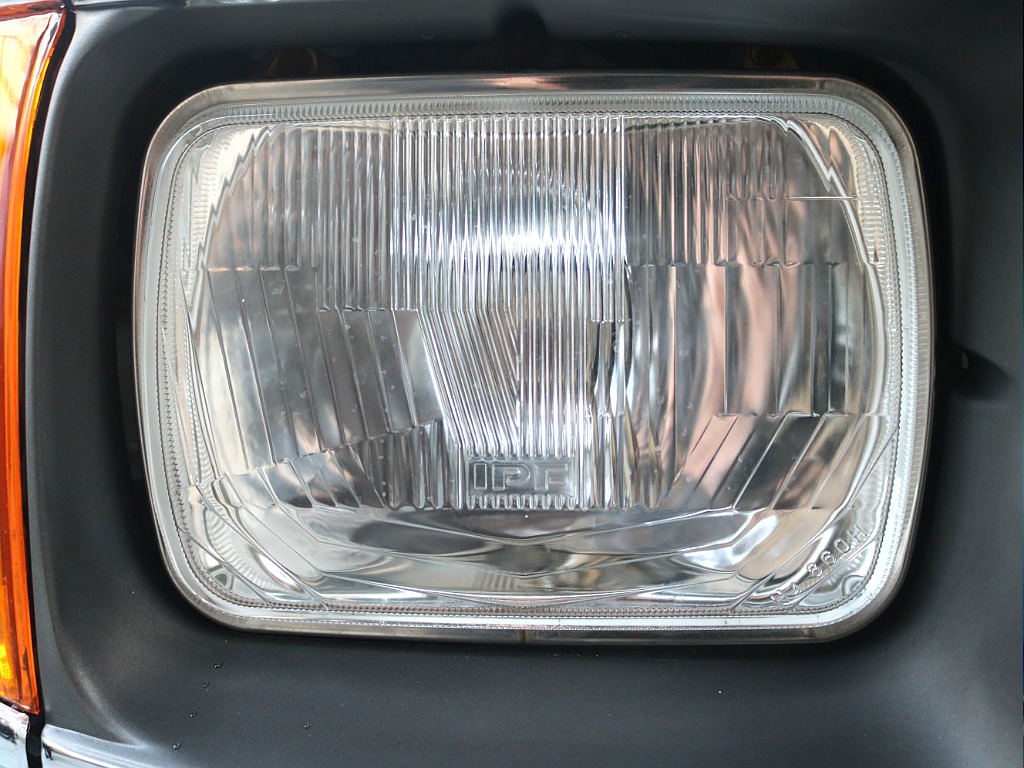 ヘッドライトもくすみなく綺麗です♪