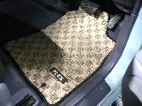 FLEXオリジナルフロアマットも装備済み！