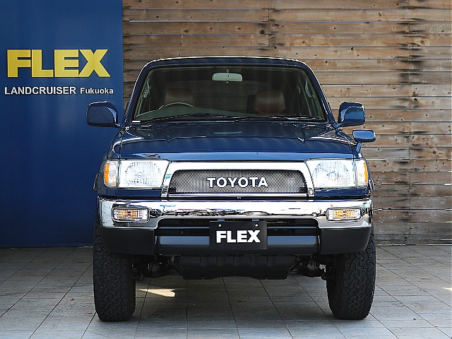 TOYOTAロゴのメッシュグリルのヴィンテージ感が素敵です♪