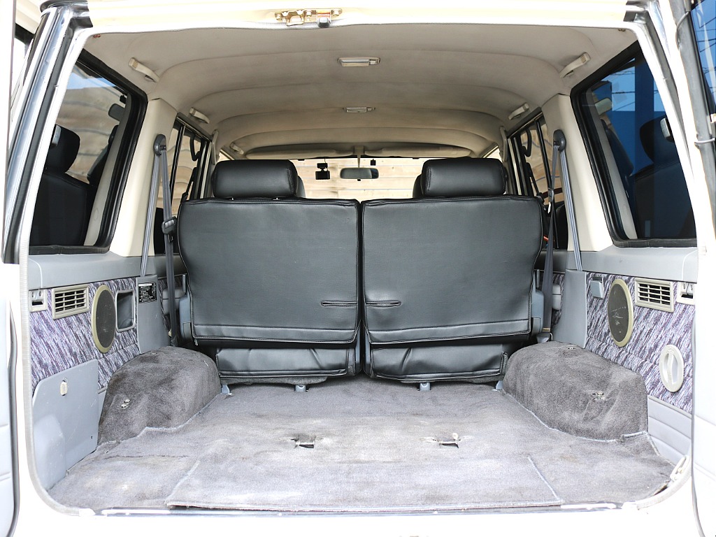 広々のラゲッジルーム！趣味に買い物なんでもゴザレ♪