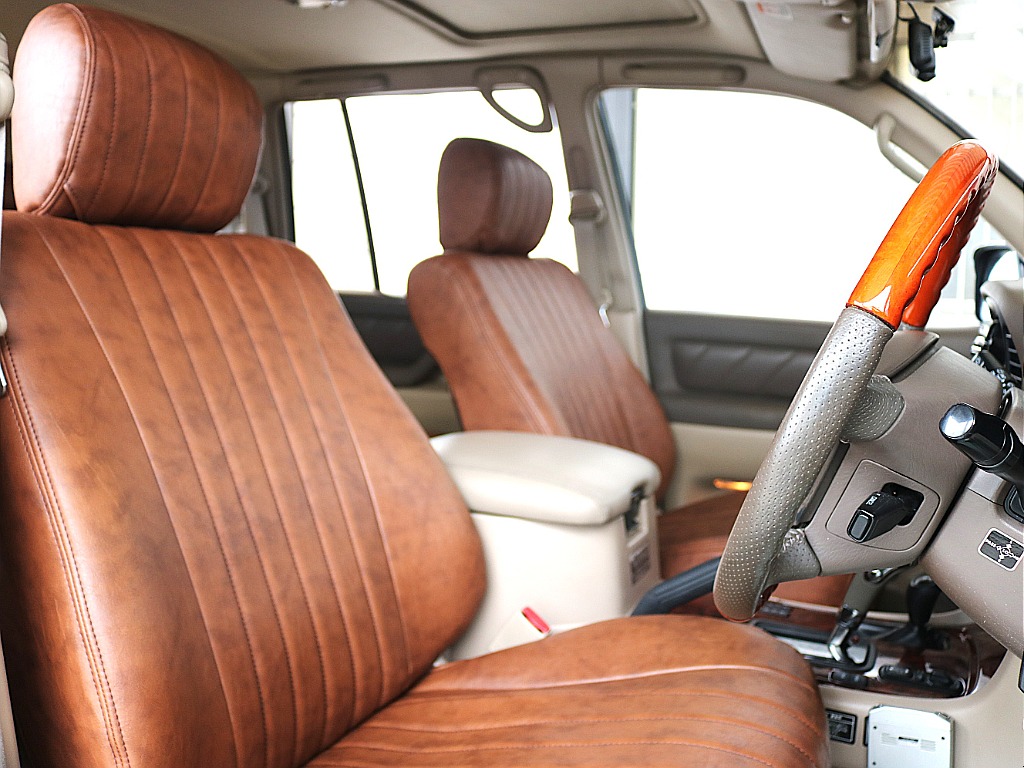 クラシックシートカバーも装着されており良い雰囲気です♪