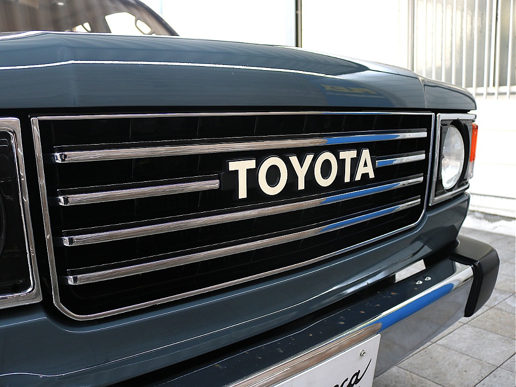 TOYOTAグリルの状態も良好です！ 色褪せも無いですよ♪