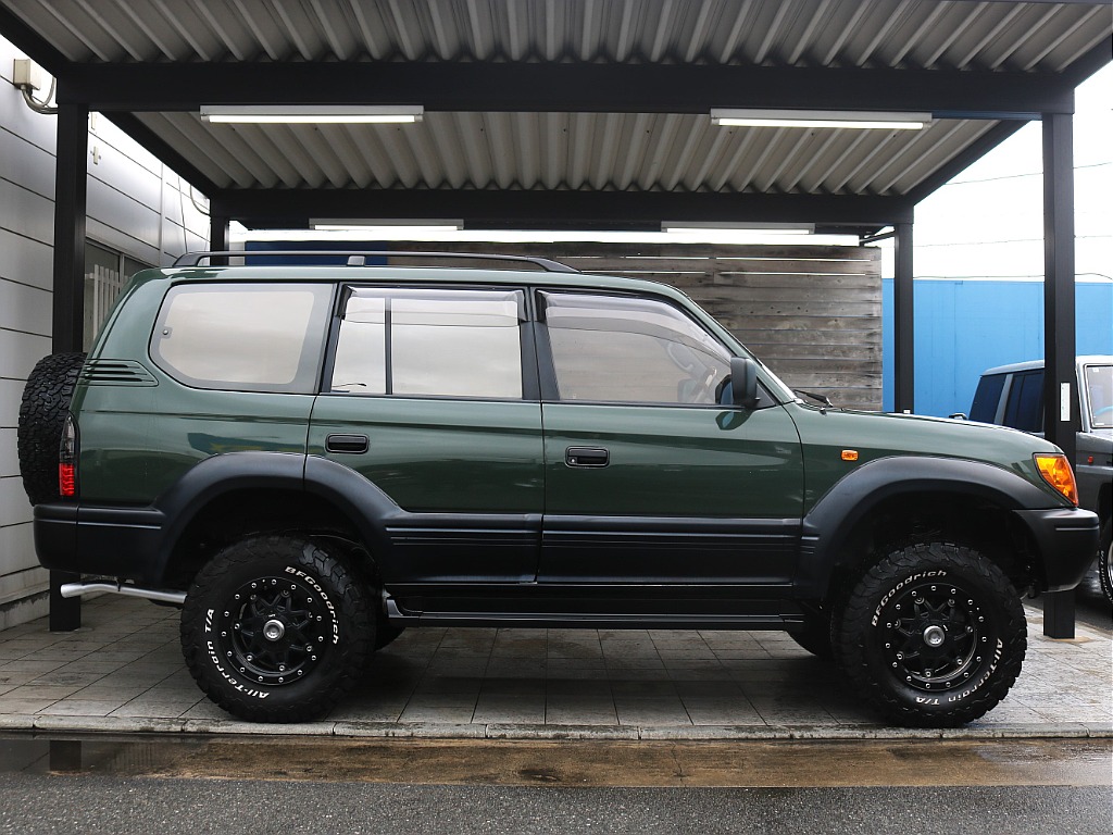 トヨタ ランドクルーザープラド(3枚目)