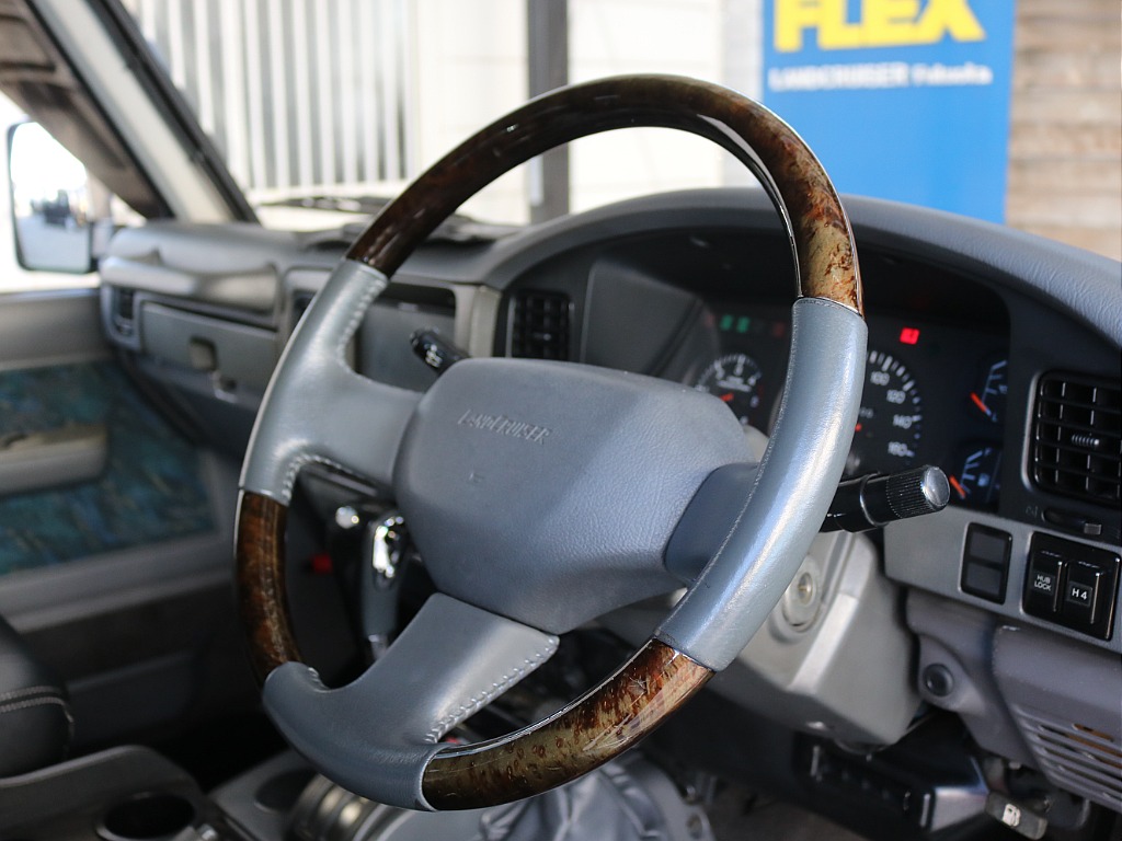 ウッドコンビステアリング！ここからのカスタムもご相談ください！