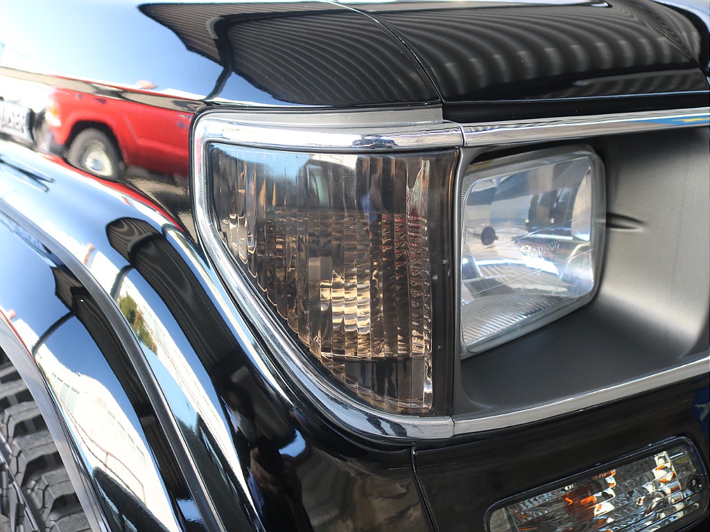 コーナーレンズはスモーク仕様！