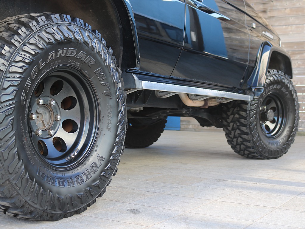 ホイールも黒くジムラインをインストール♪