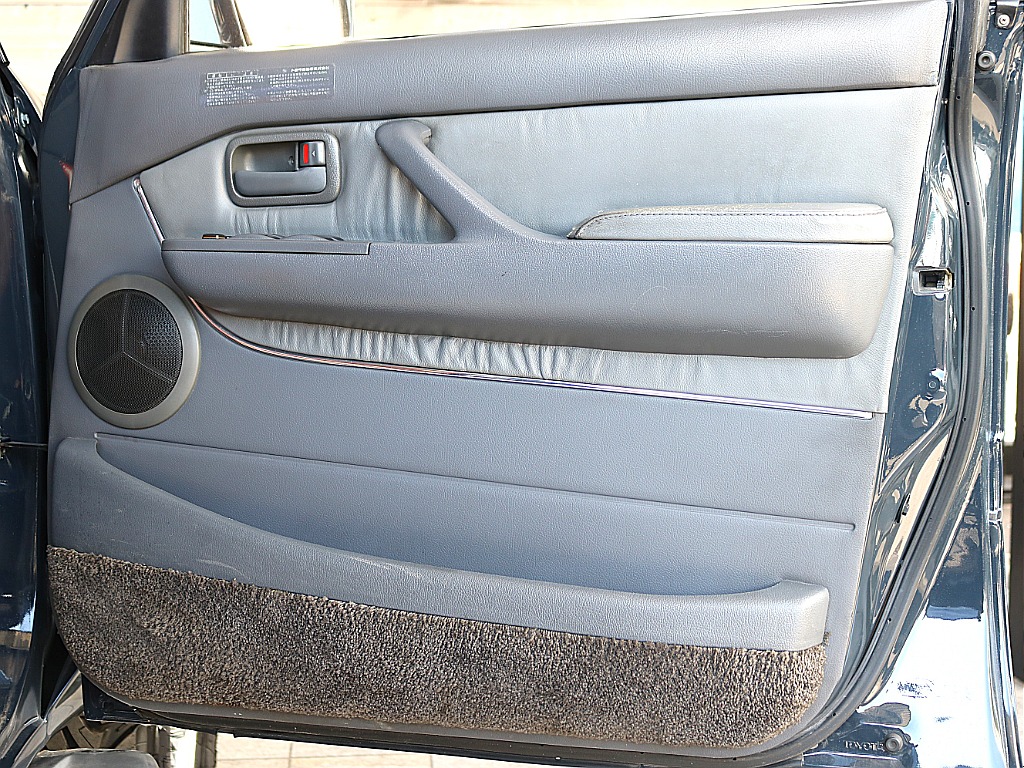 トヨタ ランドクルーザー80(24枚目)