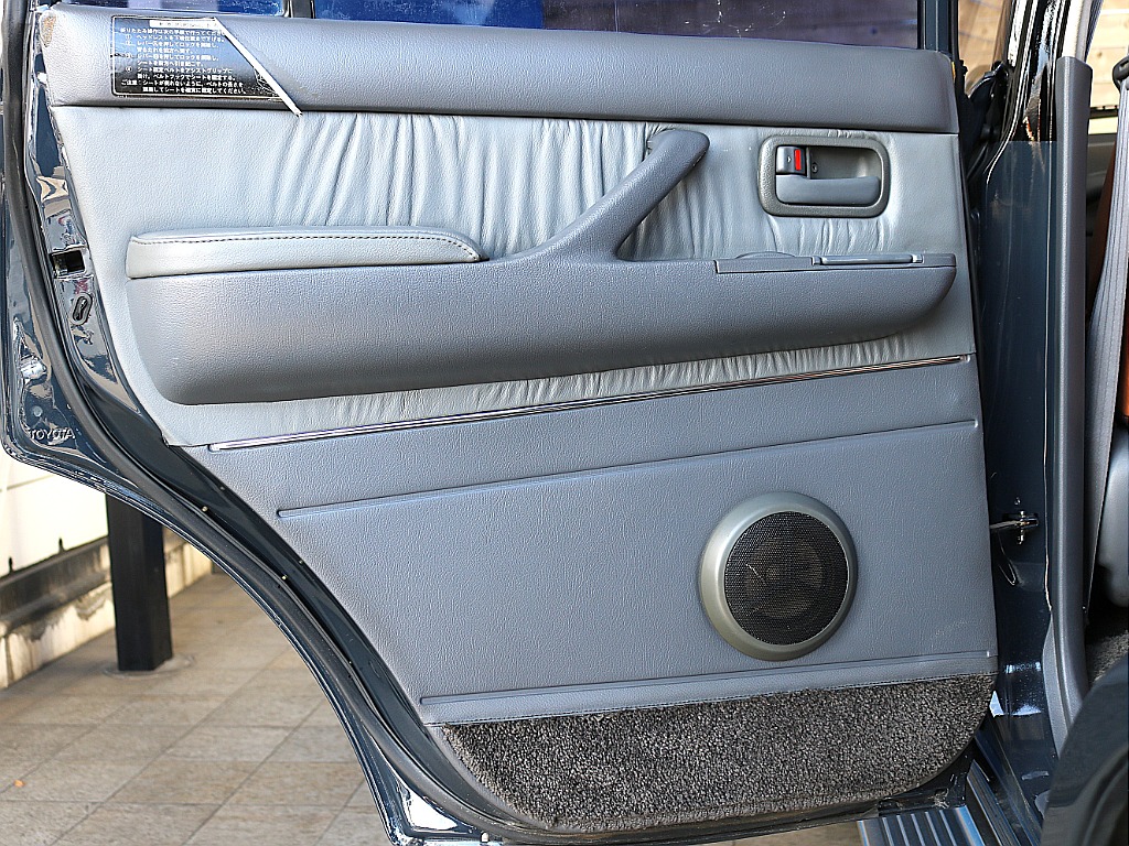 トヨタ ランドクルーザー80(25枚目)