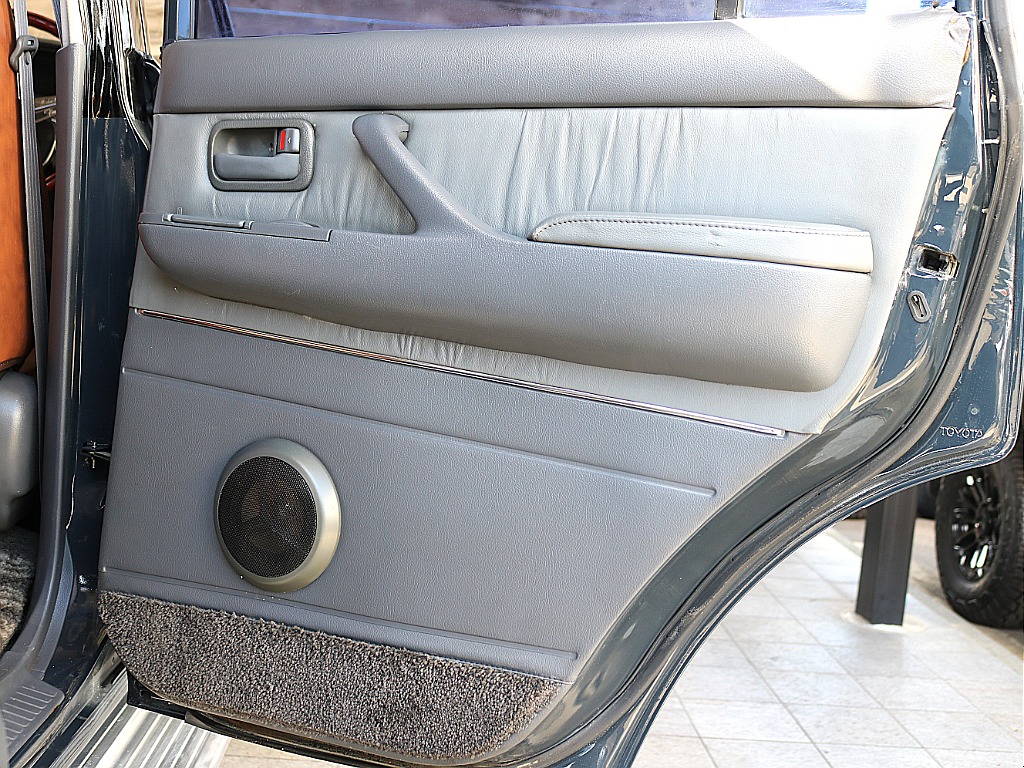 トヨタ ランドクルーザー80(26枚目)