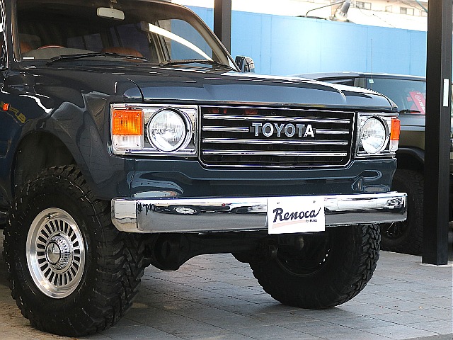 ランクル60を彷彿とさせる丸目ヘッドライト！