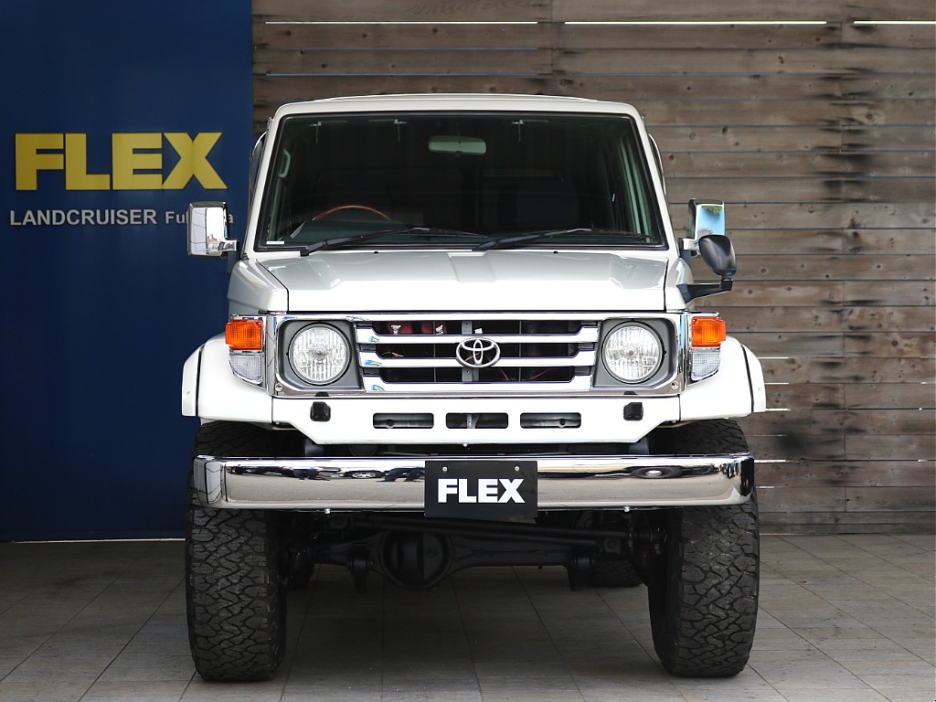トヨタ ランドクルーザー70(3枚目)