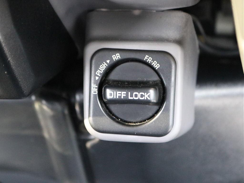 トヨタ ランドクルーザー70(25枚目)