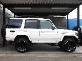 トヨタ ランドクルーザー70(5枚目)