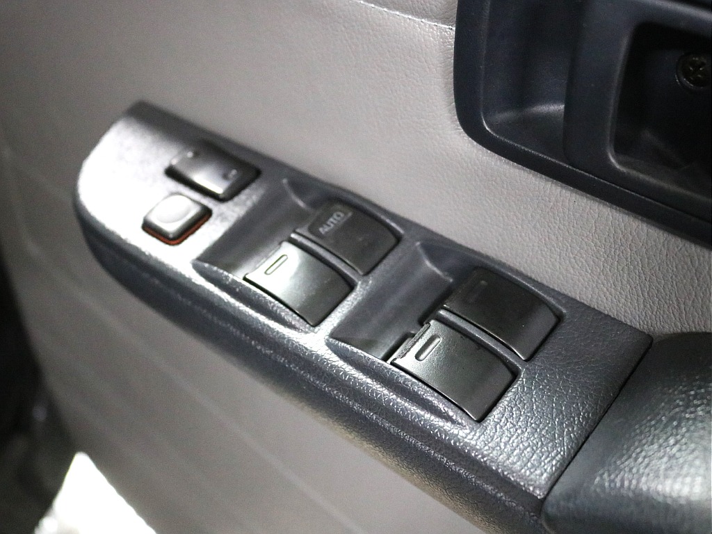 トヨタ ランドクルーザー70(14枚目)