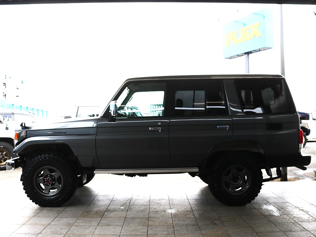 トヨタ ランドクルーザー70(6枚目)