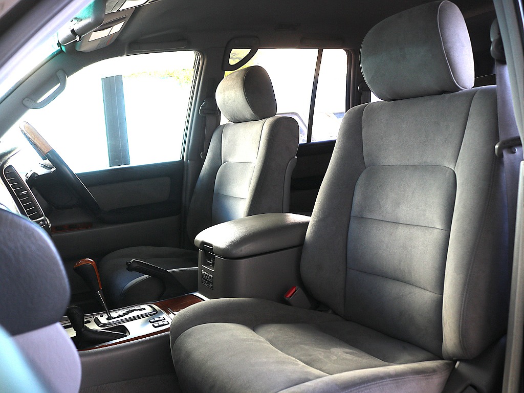 トヨタ ランドクルーザー100(11枚目)