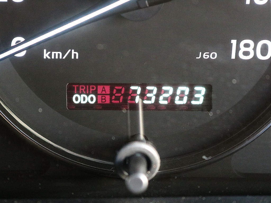 トヨタ ランドクルーザー100(16枚目)