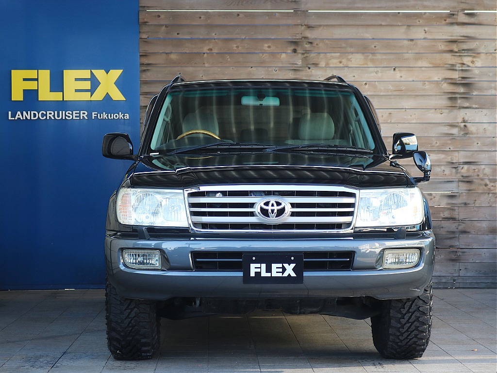 トヨタ ランドクルーザー100(3枚目)