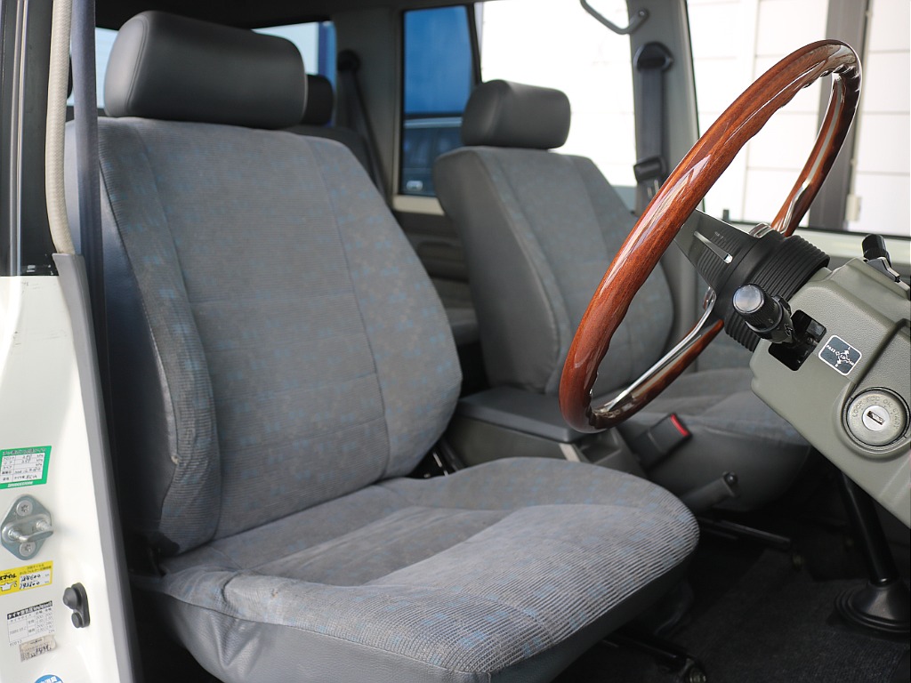 トヨタ ランドクルーザー70(11枚目)