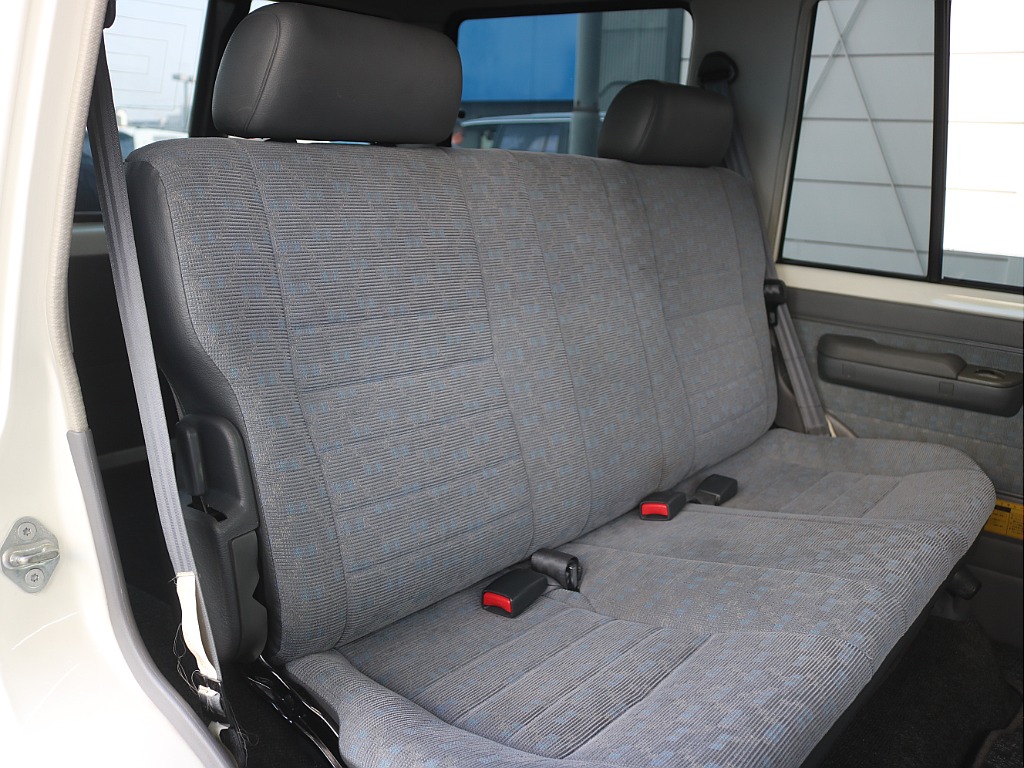 トヨタ ランドクルーザー70(12枚目)